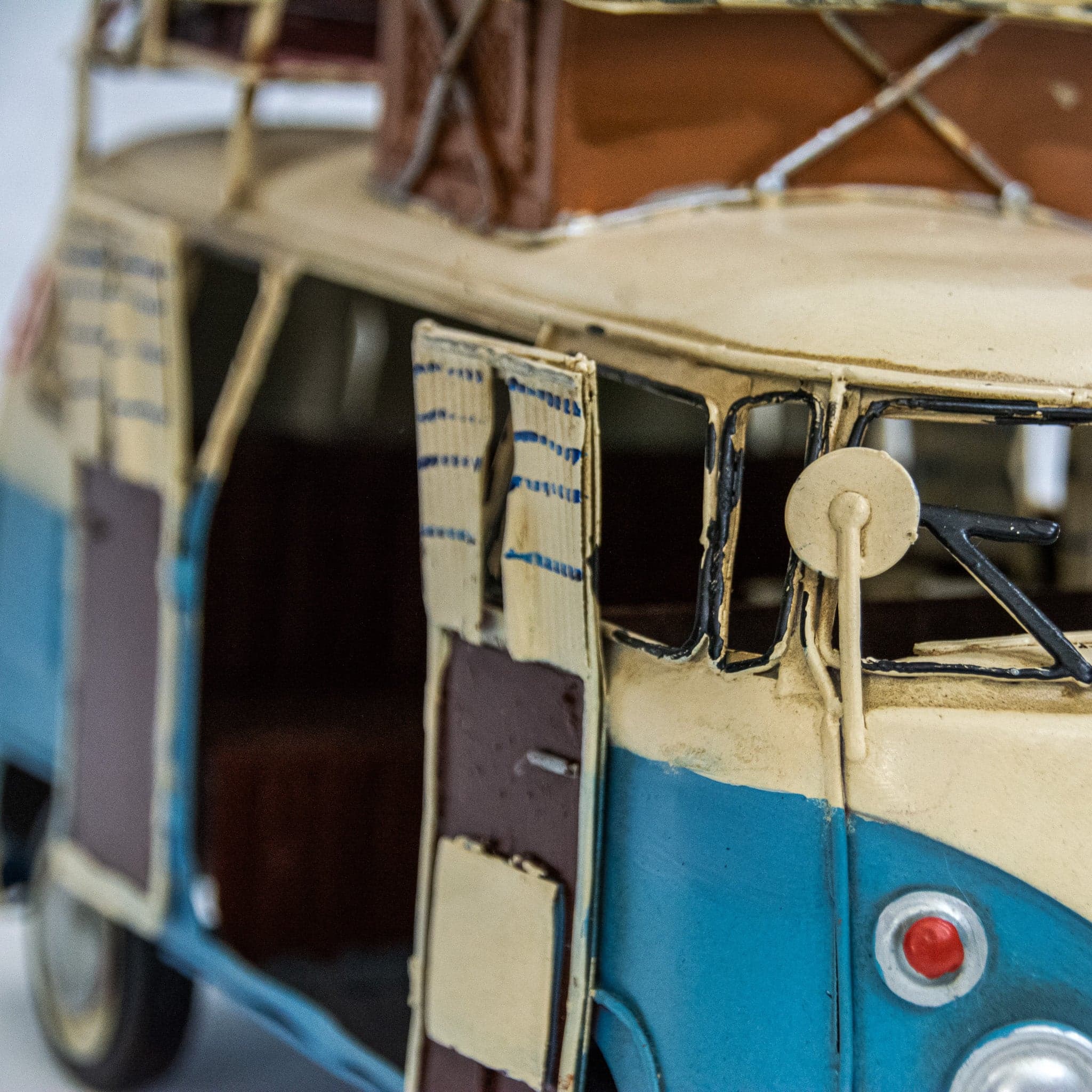 Volkswagen T1 Hippie Camper - handgemaakte modelauto - foto 2