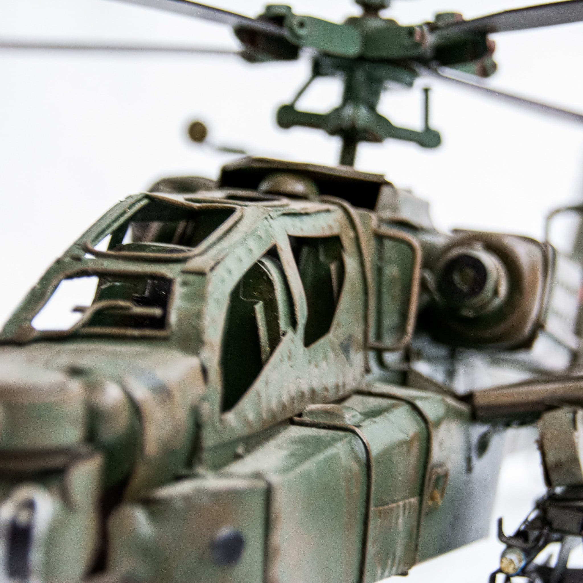 Apache Helikopter - handgemaakte modelhelikopter - foto 9